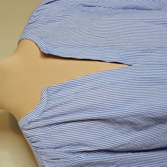 Ann Taylor Light‎ Blue Striped Seersucker Blouse Bell Sleeves Medium - Picture 3 of 10